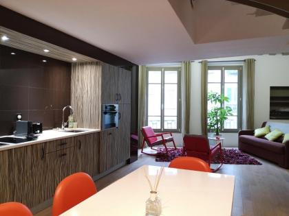 Beautiful duplex in the center of Paris - image 8