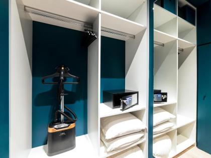 Exclusive Loft in Le Marais with AC - image 18