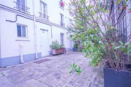 Superb quiet and comfortable studio apartment - image 11