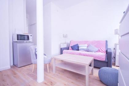 Superb quiet and comfortable studio apartment - image 13