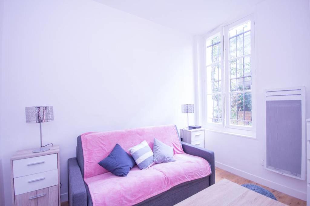 Superb quiet and comfortable studio apartment - image 5
