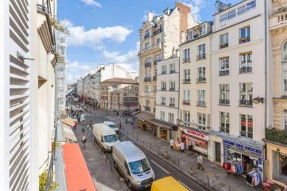 Amazing 2 Bedroom Parisian flat - image 15