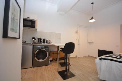Edwin Suites - image 6