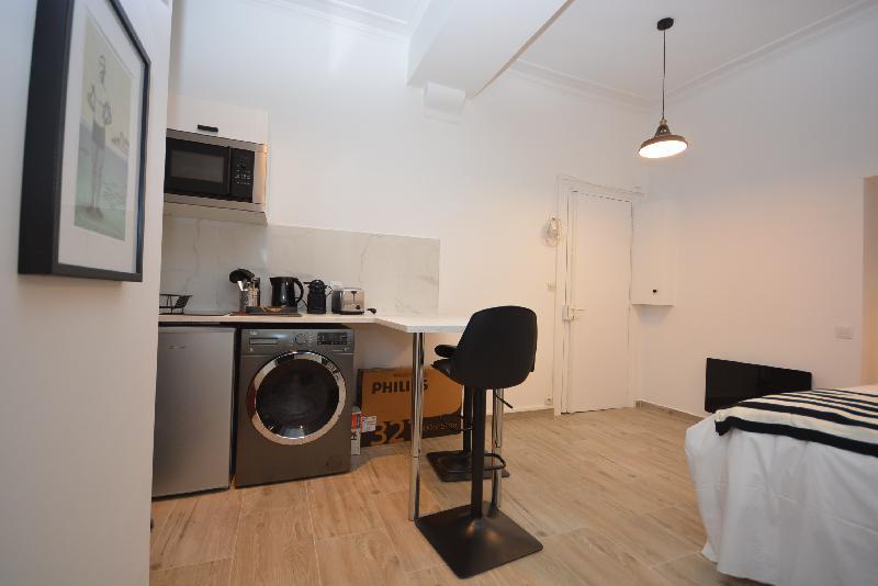 Edwin Suites - image 6
