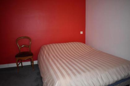 Spacious 1 Bedroom Apartment in Paris 15th - image 9
