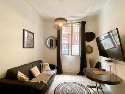 ARC DE TRIOMPHE-CARNOT Luxury & Design - image 1