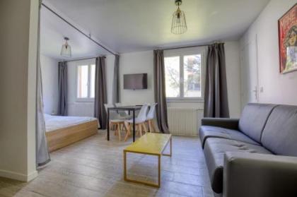 Magnificent Studio Near The Canal De L'ourcq - image 1