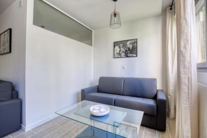 Superb apartment near the Bassin de la Villette - image 4