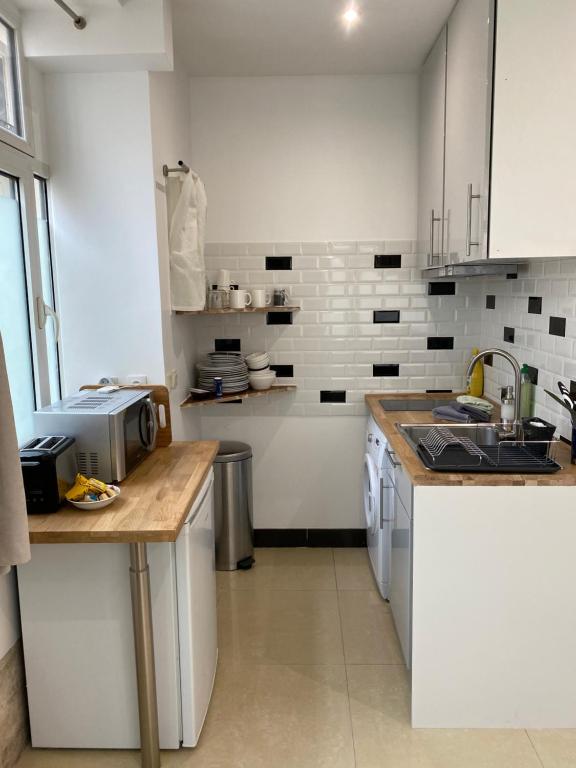 Large and unique souplex 60sqm well located - image 3