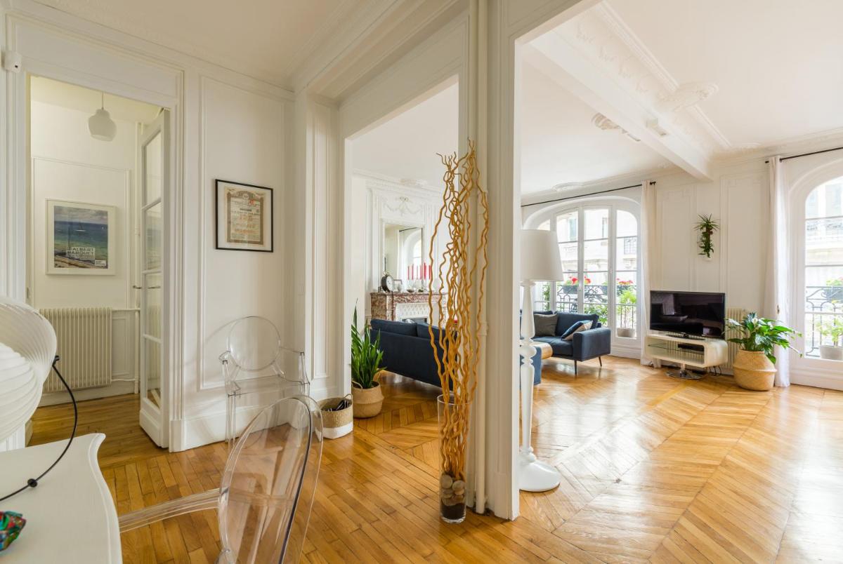 Veeve - Eiffel Elegance - image 2