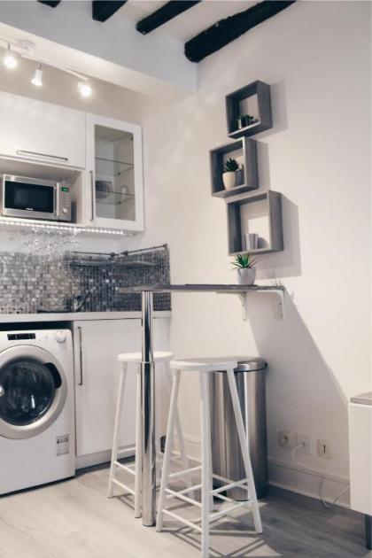 Ternes Cozy Studio - image 10