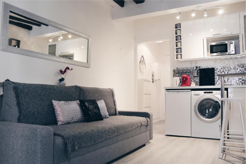 Ternes Cozy Studio - image 3