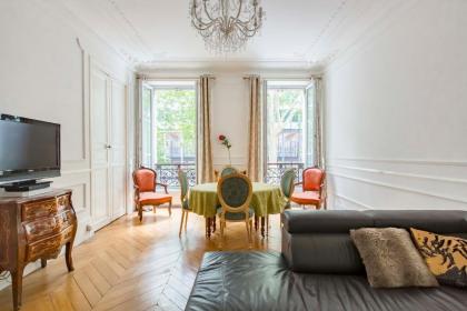 Veeve - By Boulevard Saint Germain