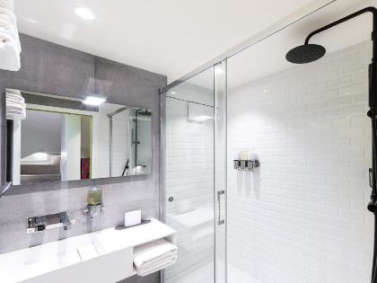 Exclusive Loft in Le Marais - image 2