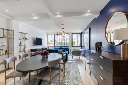 Stunning 2 Bedroom Apartment - image 4