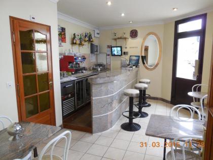 Hotel le Petit Chateau (ex hotel des amis) - image 20