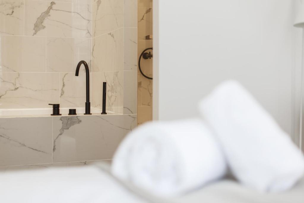 Modern Apt 3BDR/3BATH - Louvre Museum/Tuileries - image 2