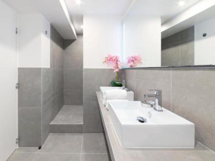 LivinParis - Luxury 4 Bedrooms Le Louvre I - image 3