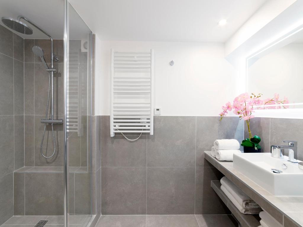 LivinParis - Luxury 4 Bedrooms Le Louvre I - image 5