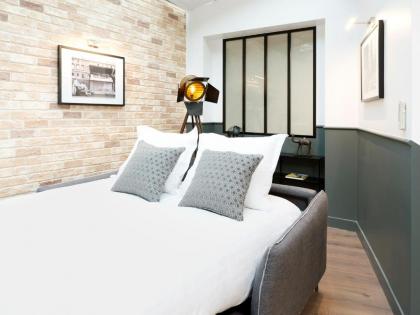 LivinParis - Luxury AC 3 Bedrooms Le Marais I - image 15