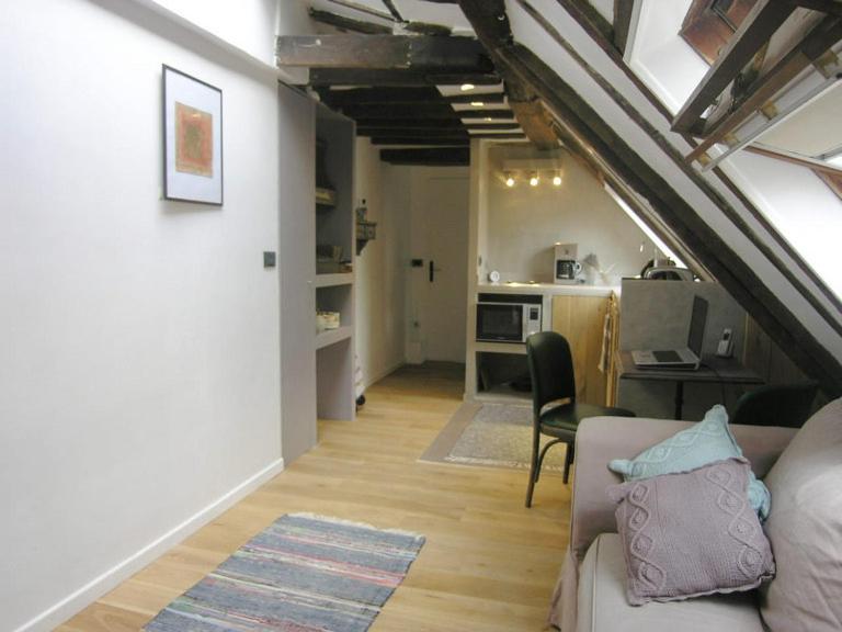 SOHO CENTER/MARAIS/POMPIDOU/LOUVRE - main image