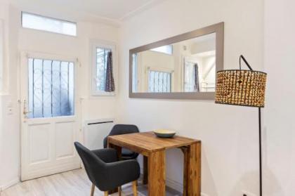 Bright & Modern Studio in Paris - image 12