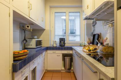 Veeve - Quai aux Fleurs Apartment - image 11