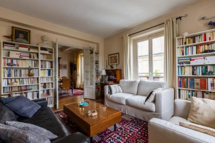 Veeve - Quai aux Fleurs Apartment - image 7