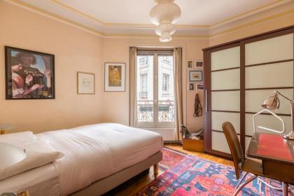 Veeve - Quai aux Fleurs Apartment - image 9