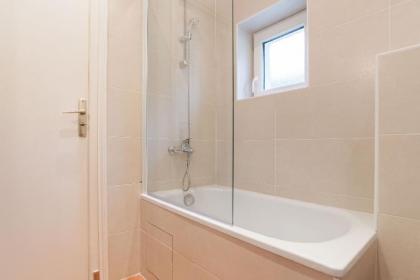 IN PARISS BESt NEIGHBOURHOOD   LOVELY 1BR FLAt  Paris 