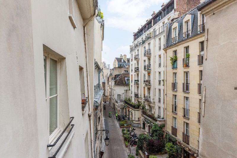 HEART OF LATIN QUARTER- LOVELY STUDIO BY PANTHEON  - image 4