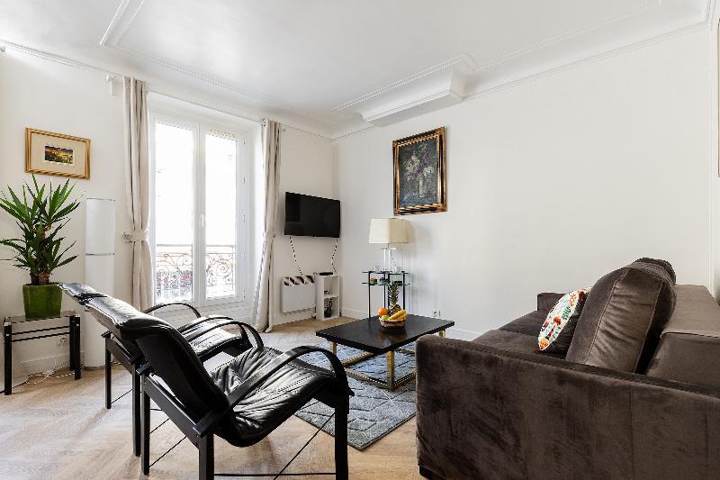 JARDIN DES PLANTES - LOVELY LEFT BANK STUDIO  - main image