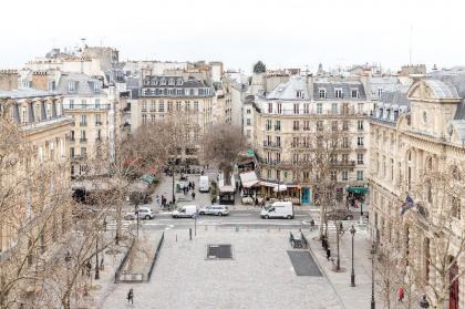 LE MARAIS- IN THE  HEART OF THE CITY - image 4