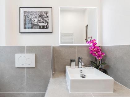 LivinParis - Luxury 3 Bedrooms Arc de Triomphe I - image 3