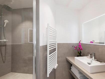 LivinParis - Luxury 3 Bedrooms Le Marais III - image 4