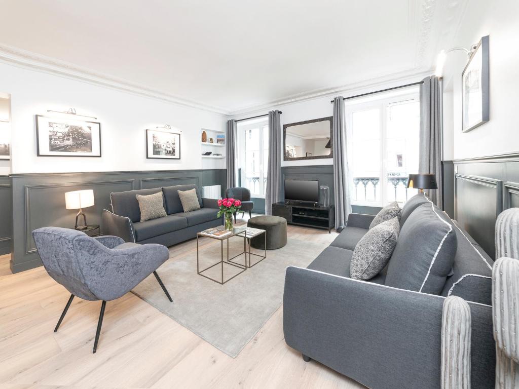 LivinParis - Luxury 3 Bedrooms Le Louvre II - main image