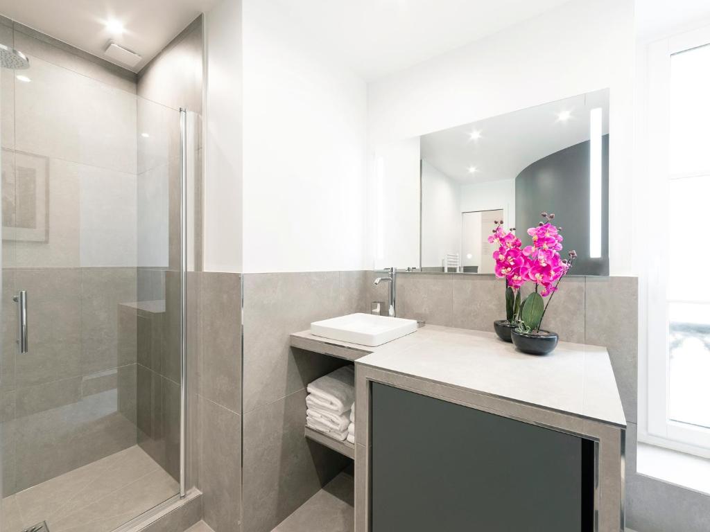 LivinParis - Luxury 3 Bedrooms Le Louvre II - image 5