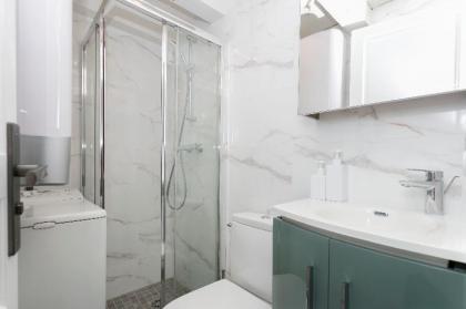 COZY STUDIO BY MADELEINE PLACE DE LA CONCORDE  - image 5