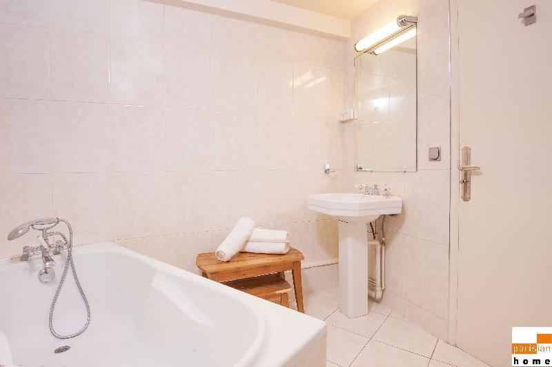 101022 - Family apartment for 4 people in the Louvre area - image 3