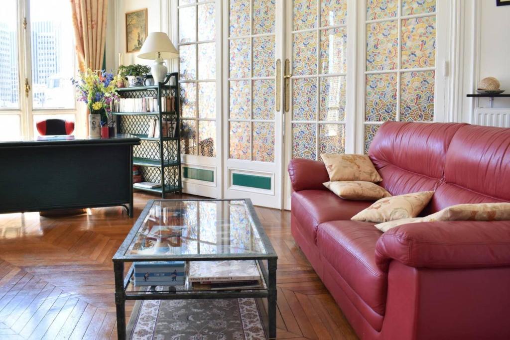 Charming 2 Bedroom Apartment with view of Paris Gare de Lyon - main image