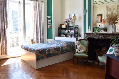 Charming 2 Bedroom Apartment with view of Paris Gare de Lyon - image 11