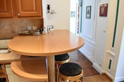 Charming 2 Bedroom Apartment with view of Paris Gare de Lyon - image 8