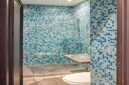 ZE HOTEL - image 4