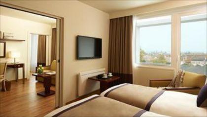 Relais Spa Paris Roissy CDG - image 2
