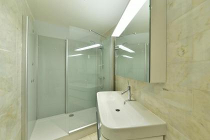 Champagne - image 11