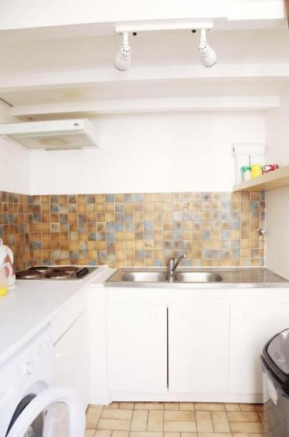 Sumptuous apartment near Republic - image 2