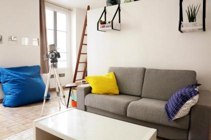 Sumptuous apartment near Republic - image 3