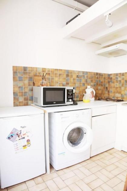 Sumptuous apartment near Republic - image 6