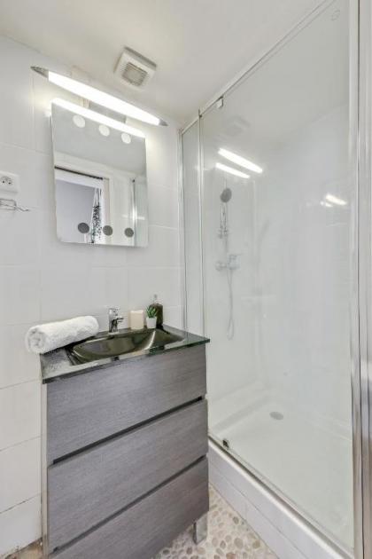 Superbe studio rempli de charme au coeur du Marais - image 11