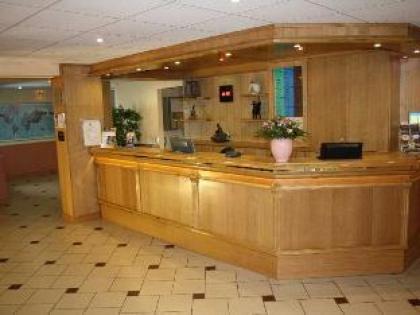 Comfort Hotel CDG Airport - image 2